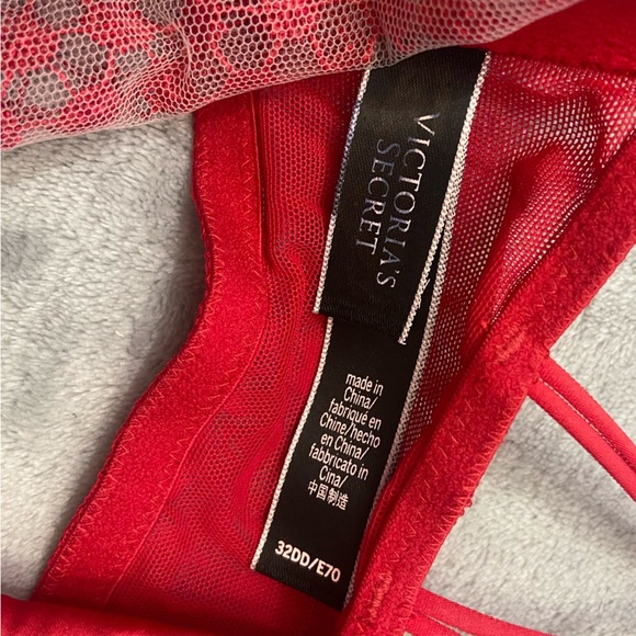 New! Victoria's Secret Luxe Starburst Embroidered Unlined Bra 10298 - Picture 4 of 7